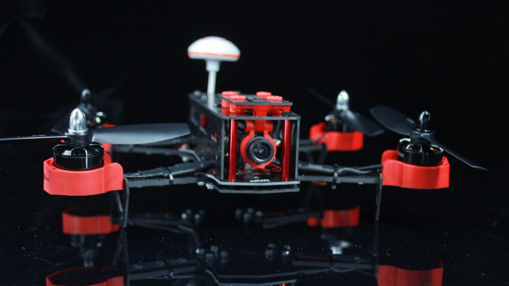 Eachine Falcon 250 FPV_dentro a sfondo nero